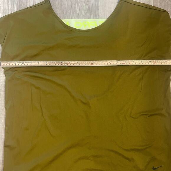 Nike Pro women's training t-shirt in an olive green color with open back size M - Picture 7 of 12